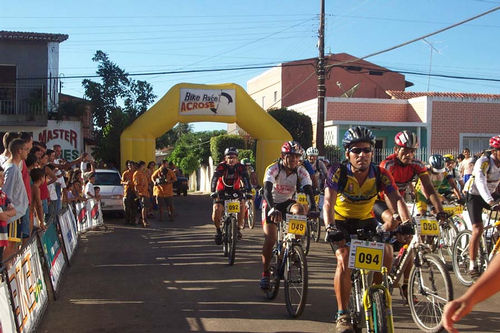 Largada da quarta etapa da prova. (foto: Divulgação)