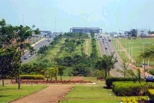 A avenida JK em Palmas  a ultima cidade planejada do século. (foto: PV.Araújo)