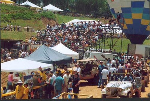 Público na edição 2002 do Festival. (foto: Divulgação)