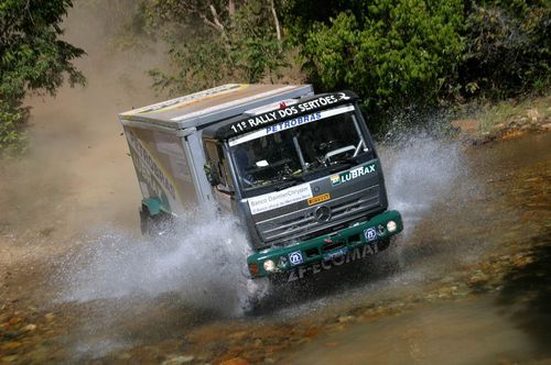 André Azevedo e Robson Pereira no Rally dos Sertões 2003 (foto: Donizetti Castilho)