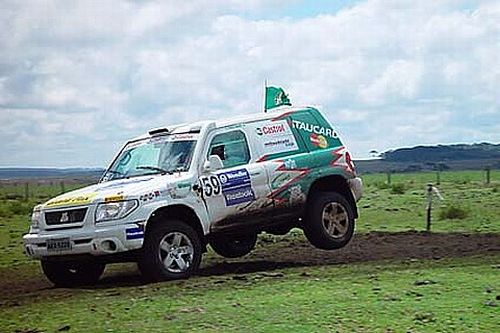 Paulo Nobre e Lelo Carvalho venceram na L200R. (foto: Claudio Larangeira/Divulgação)