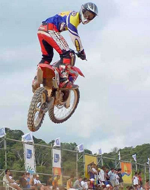 Beto Gomes foi 3º na 125cc e na Força Livre. (foto: Divulgação)