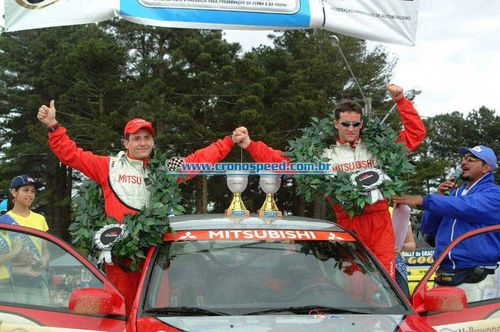 Ulysses Bertholdo e Alberto Zoffmann são campeões da N4. (foto: Cronospeed/Divulgação)