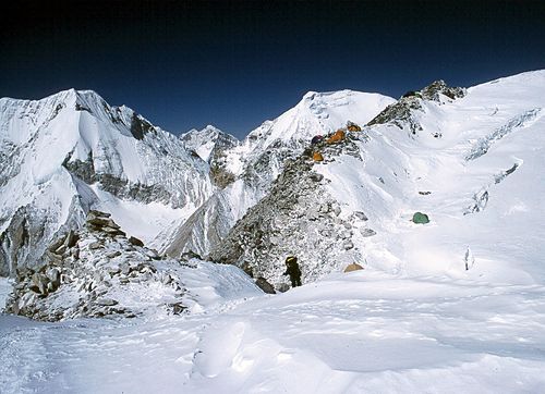 Campo 1 do Cho Oyu  no Nepal. (foto: Helena Coelho)