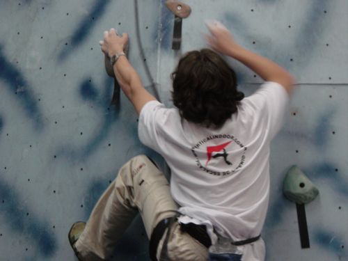 Felipe Loffreda venceu na 15 a 17 anos. (foto: Divulgação Vertical Indoor)