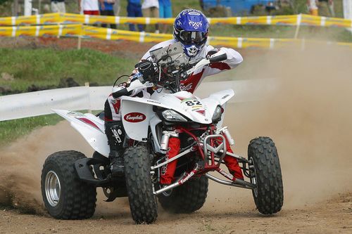 Henderson  de quadriciclo  andou na frente das motos (foto: Idário Araújo/VipComm)