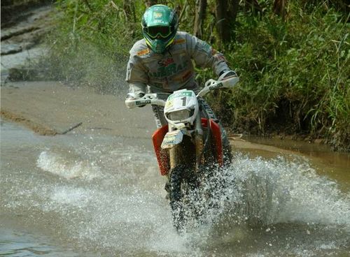 Jean Azevedo  que venceu hoje em Motos  na especial (foto: André Chaco/ Webventure)