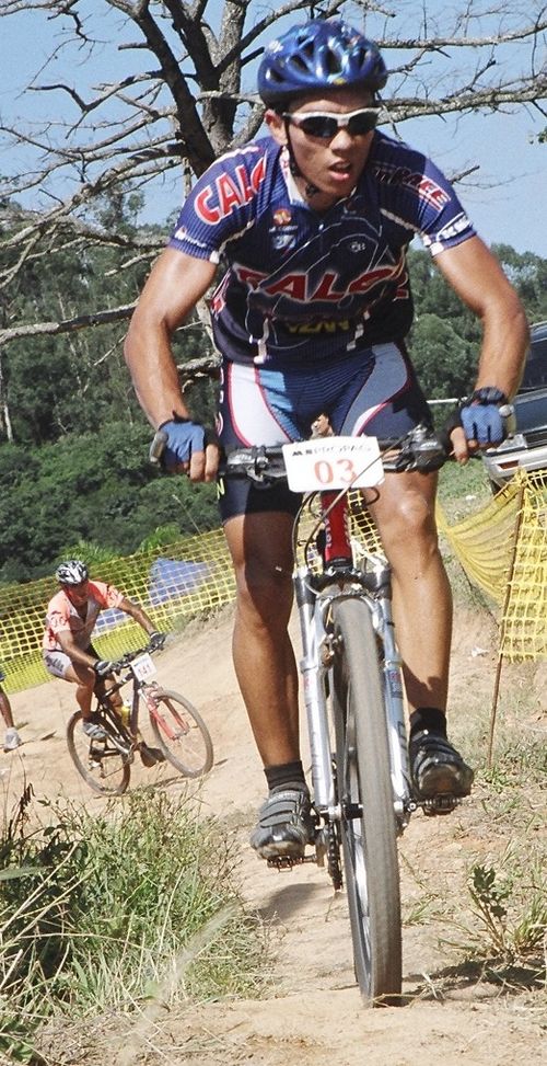 Edvando é o campeão na Elite Masculina. (foto: Sandro Monteneri/Divulgação)