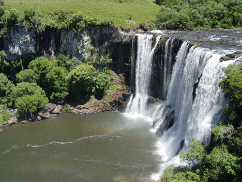 Bom Jesus é ótima opção para banho de cachoeira no verão (foto: Gustavo Mansur)