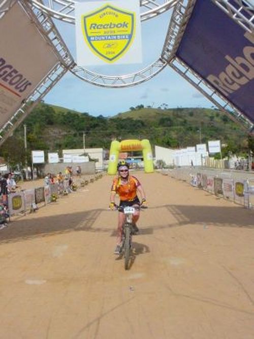 Eu cruzando a linha de chegada. (foto: Paulinho/Sampa Bikers)