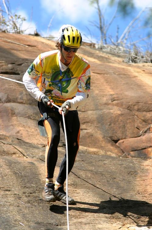 Rapel na pedra (foto: Divulgacao Copa Ametur)