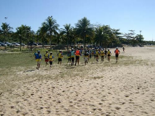 Segunda etapa aconteceu na praia. Agora é vez de encarar as montanhas. (foto: Divulgação)