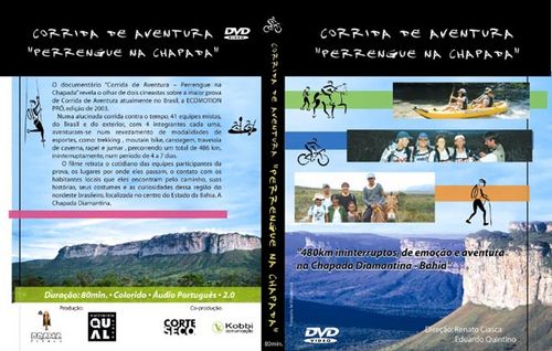 Capa do DVD<br /> <i>Corrida de Aventura <br />Perrengue na Chapada</i> (foto: Divulgação)” /><br />
Capa do DVD<br /> <i>Corrida de Aventura <br />Perrengue na Chapada</i> (foto: Divulgação)</div>
<p>Foi lançado neste mês, na Adventure Fair, o documentário <i>Corrida de Aventura   Perrengue na Chapada</i>, de Renato Ciasca e Eduardo Quintino. Com 77 minutos de duração, este é o primeiro documentário brasileiro de corrida de aventura e mostra o olhar diferente de dois cineastas no Ecomotion/Pro, a mais importante corrida de aventura brasileira da atualidade. </p>
<p>O filme foi rodado no local da prova, na Chapada Diamantina, na Bahia, entre os dias 23 a 30 de novembro de 2003, e consumiu 45 horas de imagens brutas. Os personagens são os próprios competidores e moradores locais, pois o objetivo é retratar a competição sob um olhar curioso, de que a competição não tem apenas plasticidade e imagens bonitas, mas sim muito drama envolvido.</p>
<p>É um filme que mostra todos os lados dessa competição, de dor e sofrimento à diversão e realização de cada um ou da equipe conta o diretor Renato Ciasca. Para ele, as imagens clipadas que passam as belas imagens e visual não refletem o que é a corrida de aventura de verdade, que tem bons e maus momentos. Tem equipe que briga, competidor que reclama o tempo todo de bolha no pé, colegas de equipe que dão risada do próprio perrengue, complementa.</p>
<p><b>Personagens</b> – A corrida contra o tempo teve a participação de 41 equipes, de vários estados brasileiros e mais oito equipes estrangeiras, com quatro integrantes em cada. A prova teve 480 quilômetros de competição em um período que variou de quatro a sete dias, dependendo de cada equipe. As modalidades praticadas foram trekking, mountain bike, canoagem, travessia de caverna, técnicas verticais, com descida em rappel e ascensão em jumar.</p>
<p>O filme segue um roteiro cronológico e retrata o cotidiano das equipes, os lugares por onde elas passaram, o contato com os habitantes locais encontrados no caminho, além de histórias, costumes e curiosidades da região central da Bahia. </p>
<p>A dificuldade em rodar um filme com um roteiro pré-planejado foi um dos principais desafios de Ciasca e Quintino, que foram os cinegrafistas do documentário e se locomoveram como puderam na prova: carro, a pé, de canoa. </p>
<p>Estabelecemos temas para filmagem, mas nem todos foram possíveis pois estávamos sujeitos às condições locais, revela Ciasca. Para se ter uma idéia, os melhores depoimentos que tive no video não foram as respostas das minhas perguntas, mas sim os relatos soltos que competidores ou moradores locais me davam e eu simplesmente conduzia.</p>
<p><b>Para comprar</b> – O video em VHS ou DVD é vendido diretamente pela produtora Drama Filmes, e custa R$ 30 e R$ 50, respectivamente, mais o frete. O vídeo está à venda pelo telefone (11) 3815-1905 e pelo e-mail <b>perrenguenachapada@dramafilmes.com.br</b>.</p>
<p><strong><em>Este texto foi escrito por: Cristina Degani</em></strong></p>
<div class=