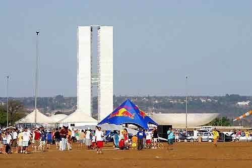 Evento teve pousos na Esplanada dos Ministérios. (foto: Divulgação)