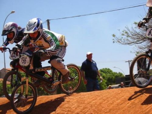 A atleta Luciana Hirama  em destaque. (foto: Divulgação)