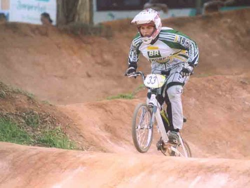 Camila Brustolin foi campeã na 15/16 Anos. (foto: Divulgação)