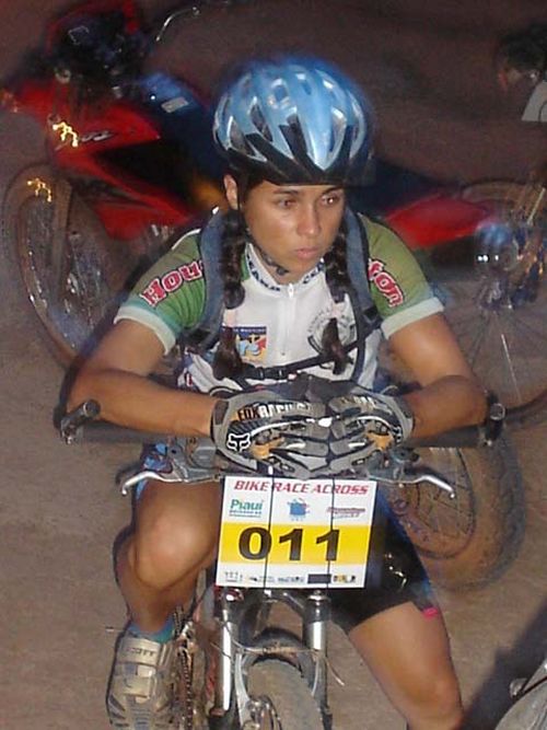 Alziane Diógenes  campeã do Bike Race Across 2004. (foto: Camila Christianini/ www.webventure.com.br)