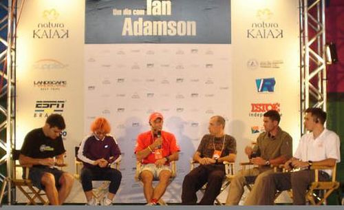 Mesa redonda comandada por Renata Falzoni. (foto: Camila Christianini/ www.webventure.com.br)