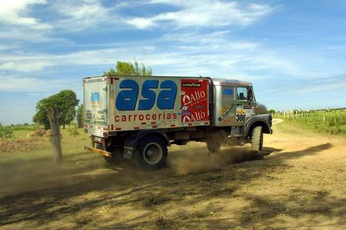 Mercedes de Felício Bragante: agora é só até 150km/h (foto: Rosita Belinky)