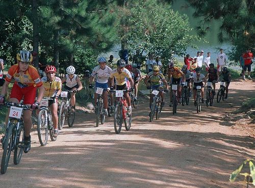 Mais de 700 bikers participaram da competição. (foto: Sandro Monteneri)