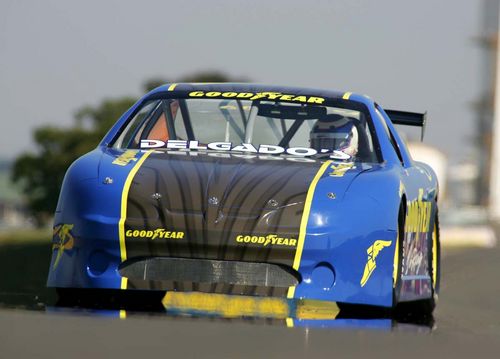 O veículo com pneus de alta performance utilizado na Stock Car americana. (foto: Luca Bassani)