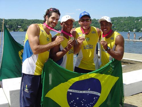 Quarteto de ouro da canoagem velocidade. (foto: Divulgação)