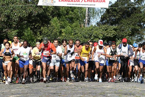 Largada da Mairiporã de do Brasileiro de Corrida de Montanha (foto: Sport click)