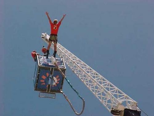 Saltando no bungee jump. (foto: Lico Shoel)