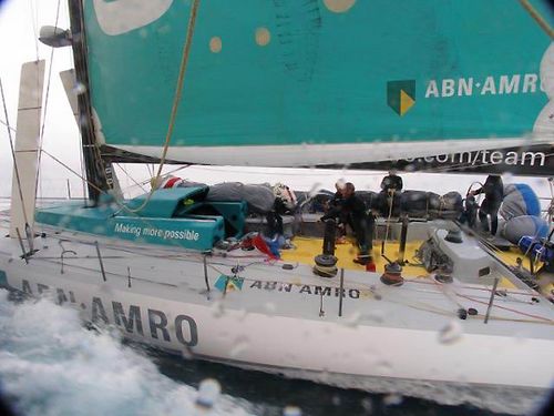 O ABN AMRO 2 cruza o Atlântico norte em direção a Europa (foto: Divulgação/ Team ABN AMRO)