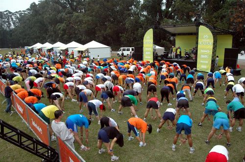 Corredores aquecendo. (foto: Alexandre Cappi)