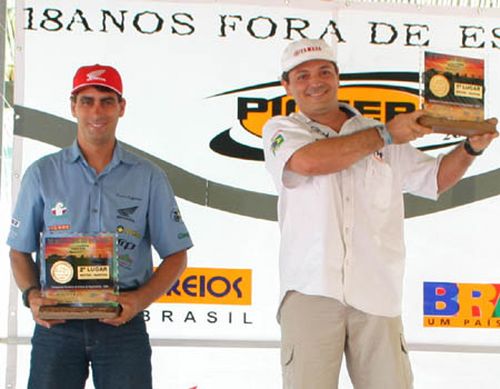 Hoffmann e Paulo Melo no pódio. (foto: Divulgação)