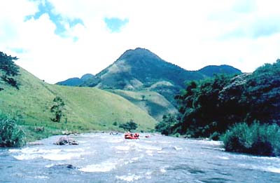 Correntezas do Rio Macaé (foto: Arquivo Canoar)