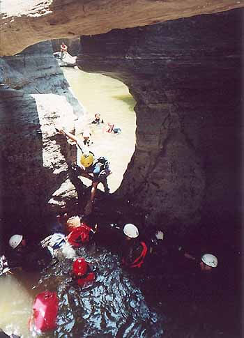 No Brasil  o canionismo é confundido com cascading. (foto: Arquivo Associação Cânios da Serra Geral)