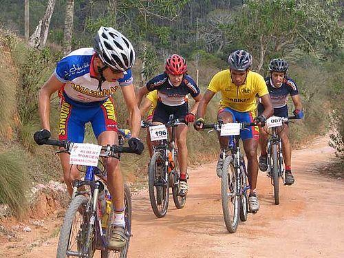 Albert realizando fuga estratégia que deu certo (foto: www.amigosdabike.com.br)