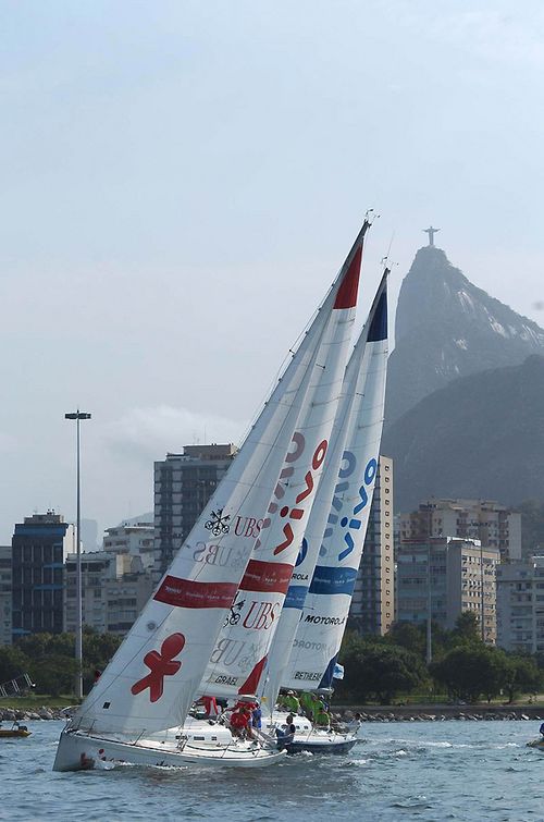 Torben Grael vence na estréia no Rio de Janeiro (foto: Hector Echebaster/ ZDL)