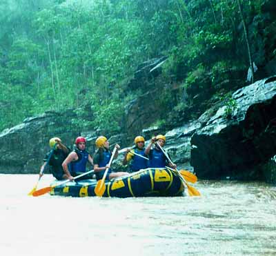 Além da adrenalina das corredeiras  o Rio do Peixe reserva uma bela paisagem em suas margens (foto: Arquivo RCO)