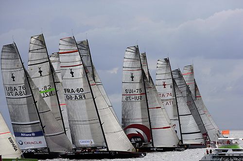 Os melhores veleiros do mundo alinhado para a largada da final (foto: Divulgação)