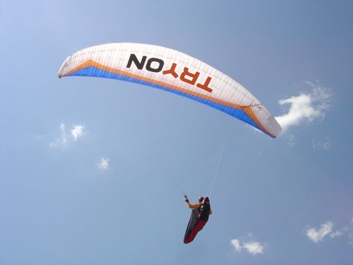 A 2ª etapa do Brasileiro de Parapente aconteceu em Araxá. (foto: Divulgação)