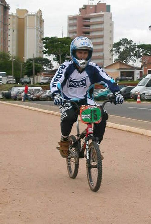 Ana Flavia Scobin é a grande campeã da Copa Regional de Bicicross. (foto: Divulgação)