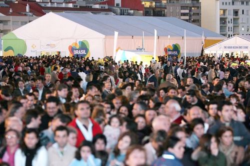 Pavilhão Brasil no Race Village (foto: Divulgação/ ZDL)