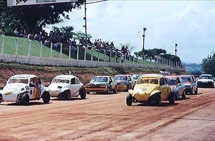 Largada da categoria Turismo N  realizada no domingo. (foto: Divulgação)