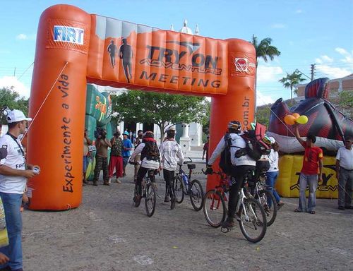 Chegada da primeira equipe. (foto: Divulgação)