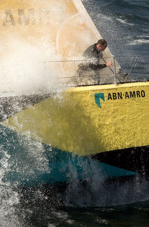 ABN Amro 1 treina para a regata (foto: Divulgação/ VOR)