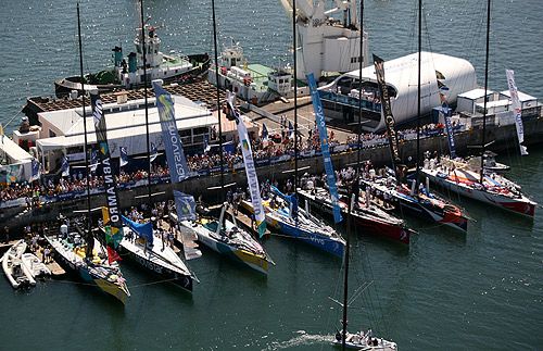 Veleiros prontos para partir na Cidade do Cabo (foto: Divulgação/ VOR)