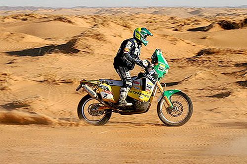 Jean Azevedo no deserto (foto: Maindru/ Divulgação)