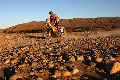 Andy Caldecott faleceu após cair da moto (foto: Divulgação/ KTM - DPPI)