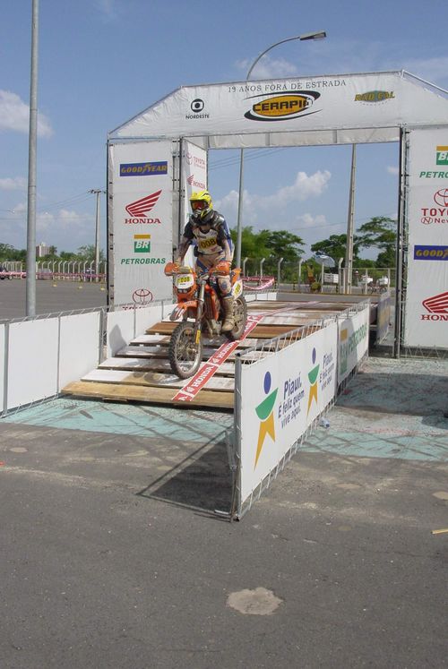 Dimas Mattos chega no shopping em Teresina: fim de prova (foto: Cris Degani/ www.webventure.com.br)