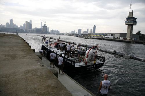 Veleiro da Ericsson chegou desmontado em Melbourne (foto: Divulgação/ VOR)