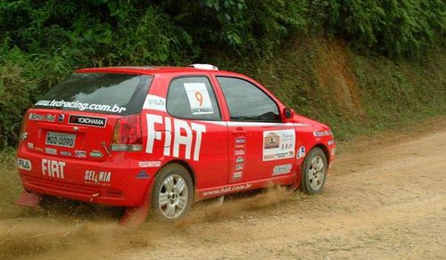 Carros Palio tiveram bons resultados. (foto: Cronospeed)