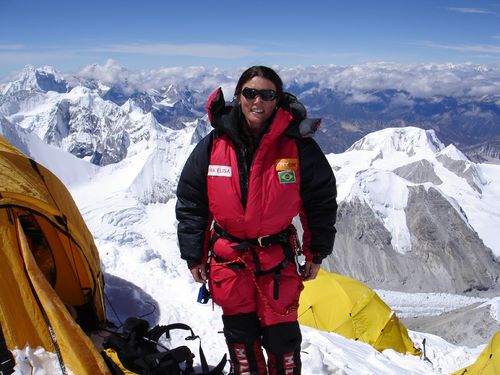 Ana Elisa no acampamento 3 do Cho Oyu (foto: Adventure Consultants)